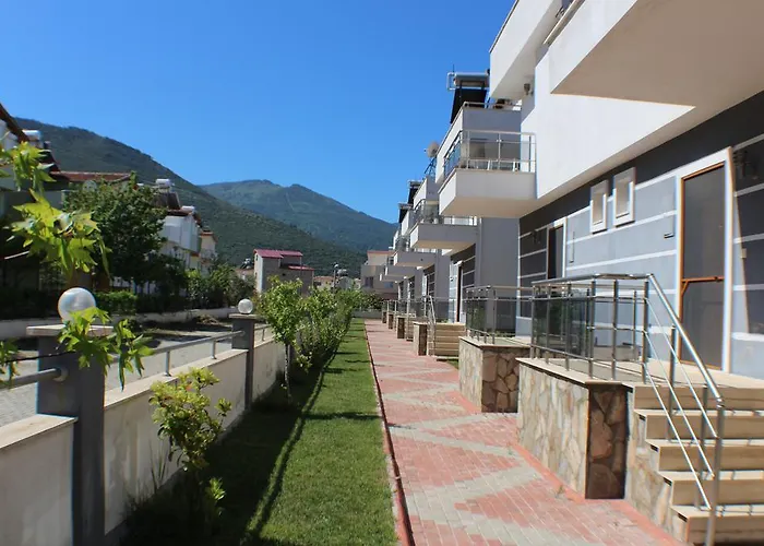 Roza Deluxe Villas *