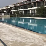 فيلة Roza Deluxe Villas غوزيلْتْشاملِ