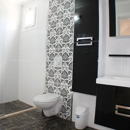 빌라 Roza Deluxe Villas Guzelcamlı